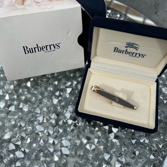 🔹️BURBERRYS🔹️ VINTAGE TIE PIN/ clip WITH CASE ✨️🖤 - Picture 3 of 9